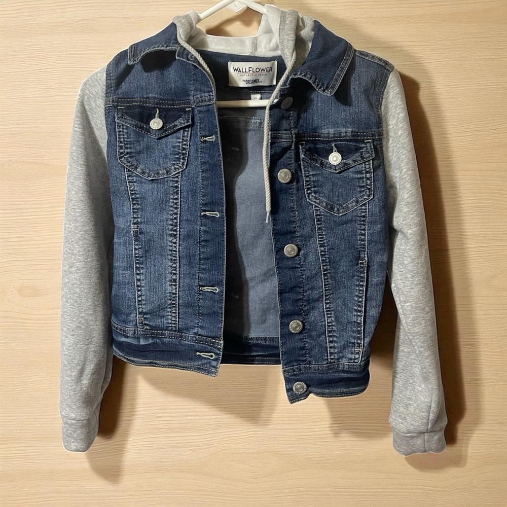 Wallflower JUNIOR  XS Blue Denim Jacket with Gray Sleeves